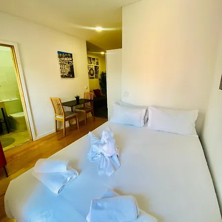 Apartamento Modern, Cozy Flats In The Heart Of *