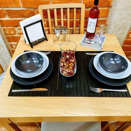 Apartamento Modern, Cozy Flats In The Heart Of *